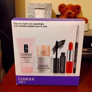 CLINIQUE GIFT SET - BRAND NEW, Exclude Eyeliner